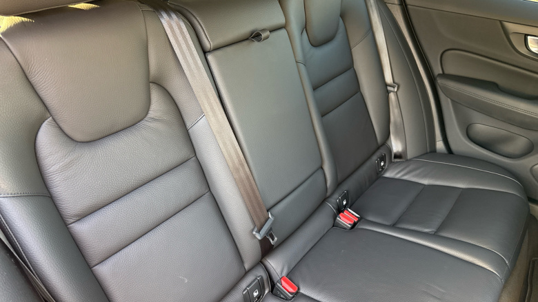 Volvo V60 2.0 B4P Plus Dark 5dr Auto [7 speed] Petrol Estate